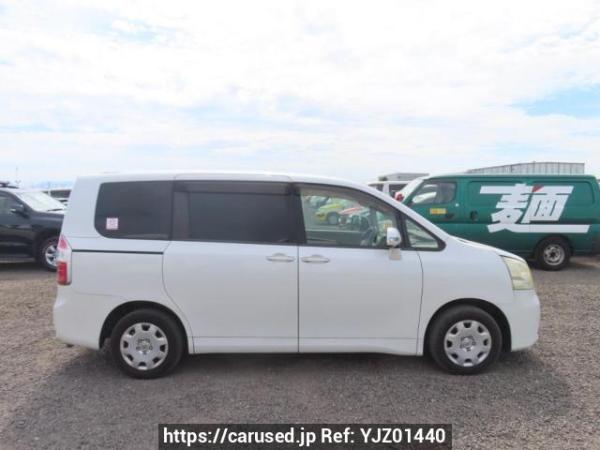 Used 2007 AT toyota noah ZRR70G Image[7]