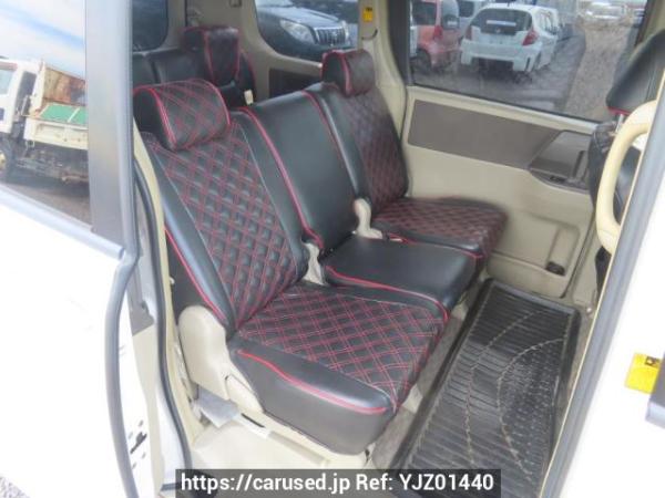 Used 2007 AT toyota noah ZRR70G Image[18]