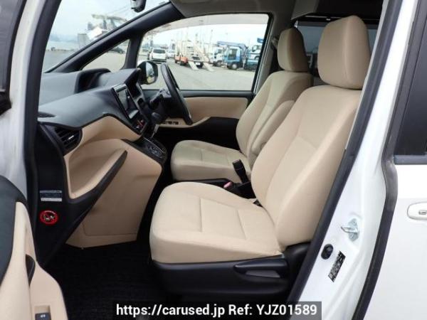 Used 2014 AT toyota noah ZRR80G Image[13]