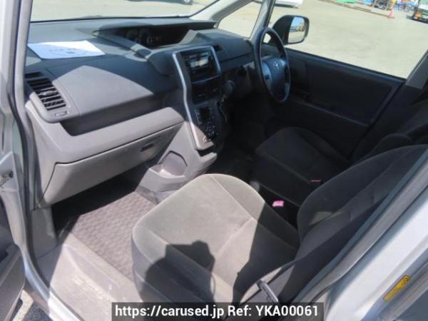 Used 2007 AT toyota noah ZRR70G Image[14]