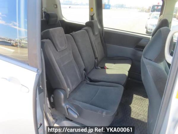 Used 2007 AT toyota noah ZRR70G Image[17]