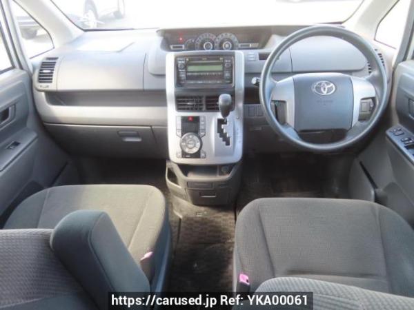 Used 2007 AT toyota noah ZRR70G Image[22]