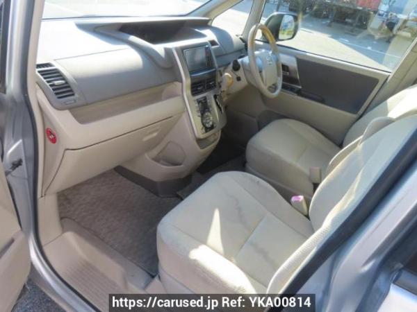 Used 2010 AT toyota noah ZRR70W Image[15]