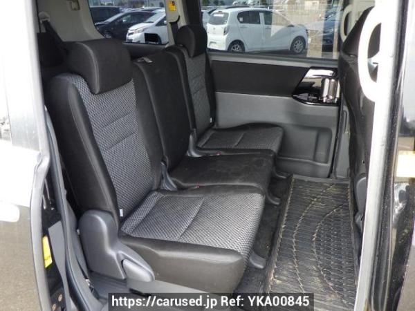Used 2009 AT toyota noah ZRR70W Image[14]
