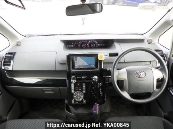 Used 2009 AT toyota noah ZRR70W Image[17]