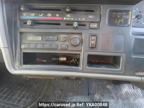 Used 2001 AT toyota regiusace-van RZH112V Image[27]