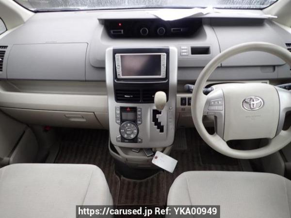 Used 2009 AT toyota noah ZRR70G Image[16]