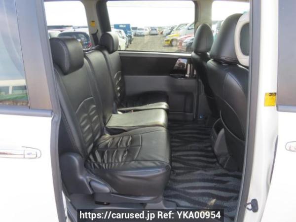 Used 2008 AT toyota voxy ZRR70W Image[17]