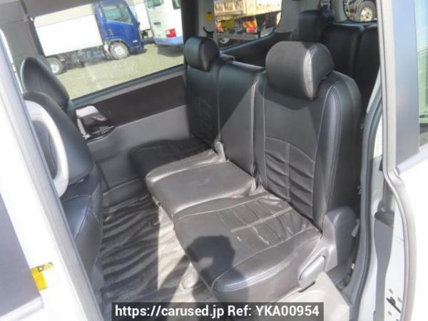 Used 2008 AT toyota voxy ZRR70W Image[20]