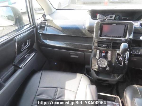 Used 2008 AT toyota voxy ZRR70W Image[24]