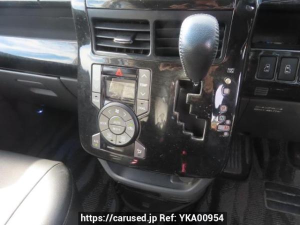 Used 2008 AT toyota voxy ZRR70W Image[28]