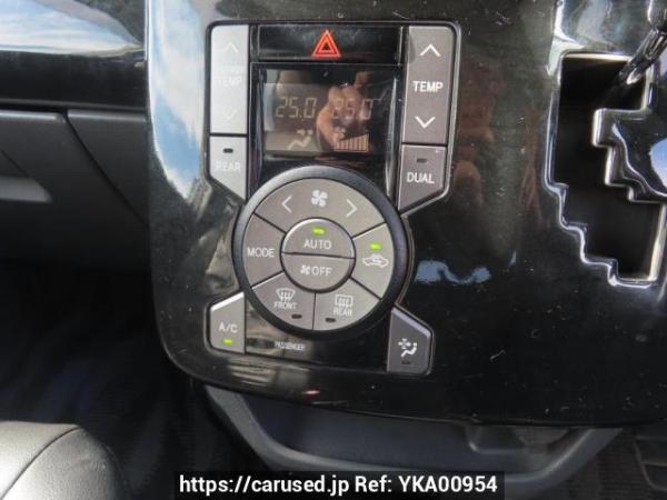Used 2008 AT toyota voxy ZRR70W Image[29]