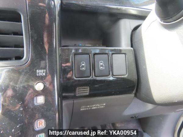 Used 2008 AT toyota voxy ZRR70W Image[32]