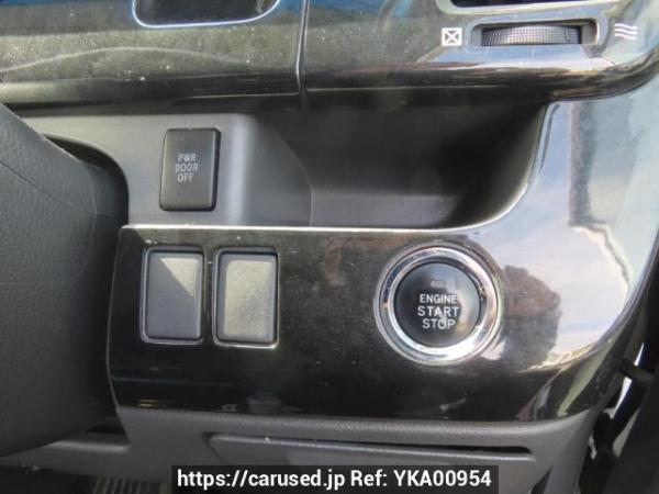 Used 2008 AT toyota voxy ZRR70W Image[33]