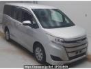 Toyota Noah ZRR85G