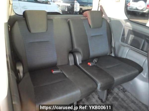 Used 2009 AT toyota voxy ZRR70W Image[17]