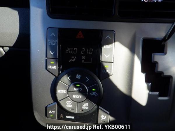 Used 2009 AT toyota voxy ZRR70W Image[26]