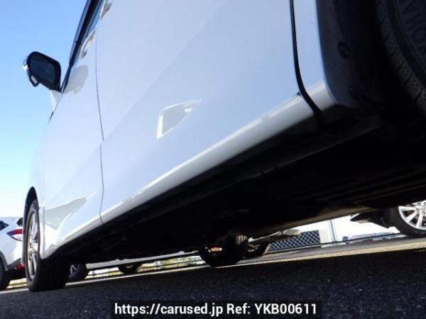 Used 2009 AT toyota voxy ZRR70W Image[36]