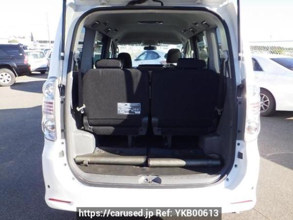 Used 2009 AT toyota voxy ZRR70W Image[7]