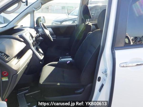 Used 2009 AT toyota voxy ZRR70W Image[12]