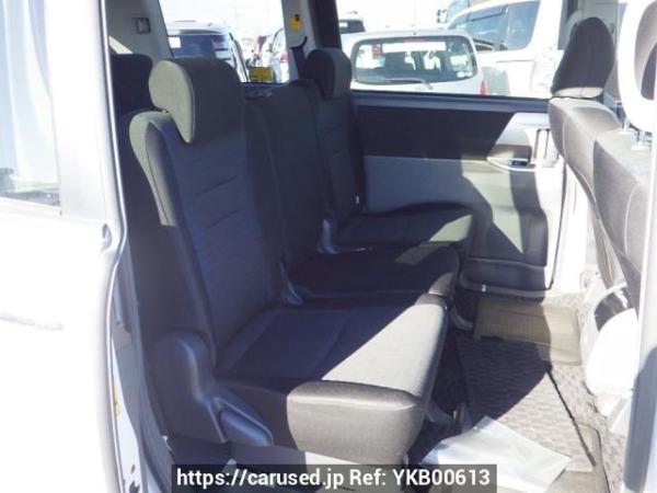 Used 2009 AT toyota voxy ZRR70W Image[13]