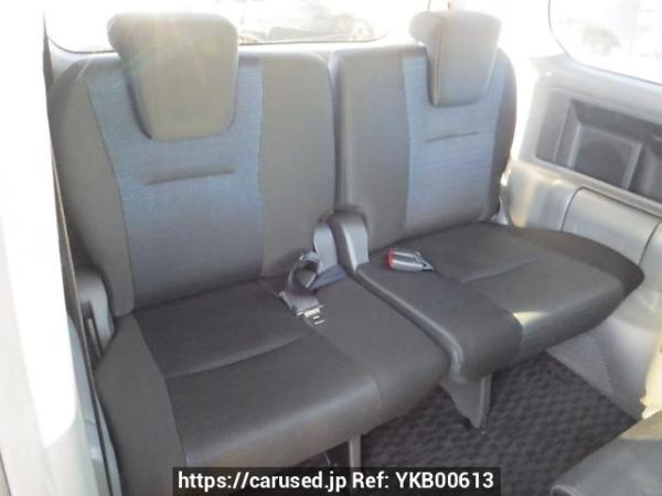 Used 2009 AT toyota voxy ZRR70W Image[15]