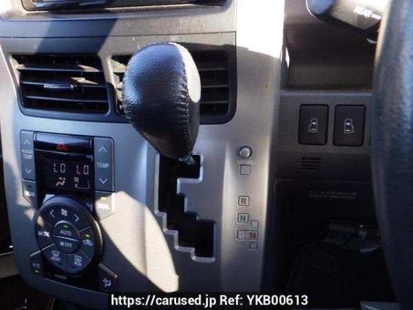 Used 2009 AT toyota voxy ZRR70W Image[26]
