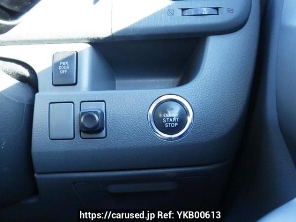 Used 2009 AT toyota voxy ZRR70W Image[28]