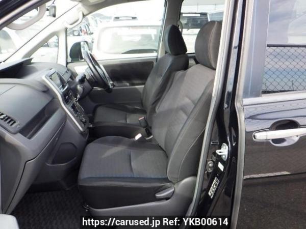 Used 2008 AT toyota voxy ZRR70W Image[13]
