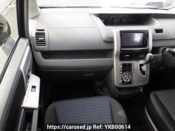 Used 2008 AT toyota voxy ZRR70W Image[18]