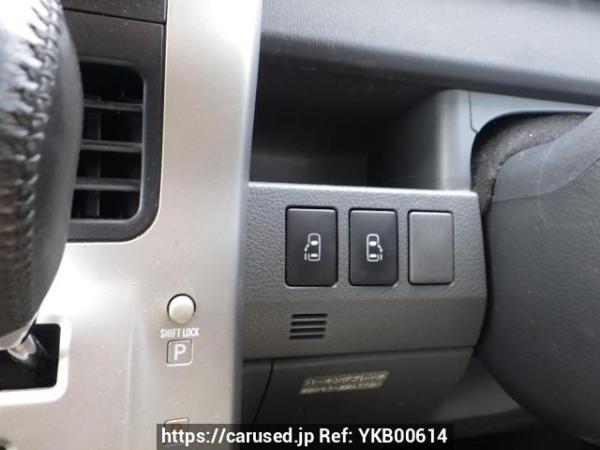 Used 2008 AT toyota voxy ZRR70W Image[27]