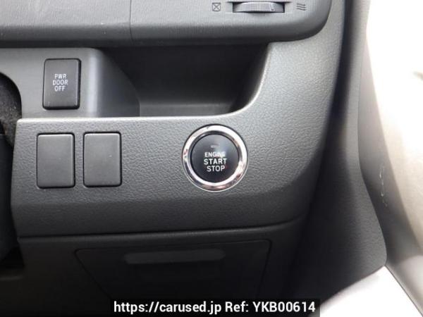 Used 2008 AT toyota voxy ZRR70W Image[28]