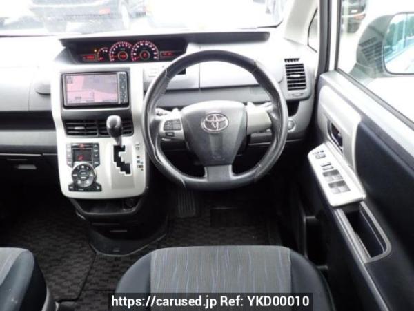 Used 2010 AT toyota voxy ZRR70W Image[20]