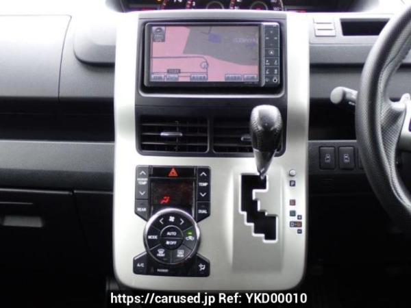 Used 2010 AT toyota voxy ZRR70W Image[21]