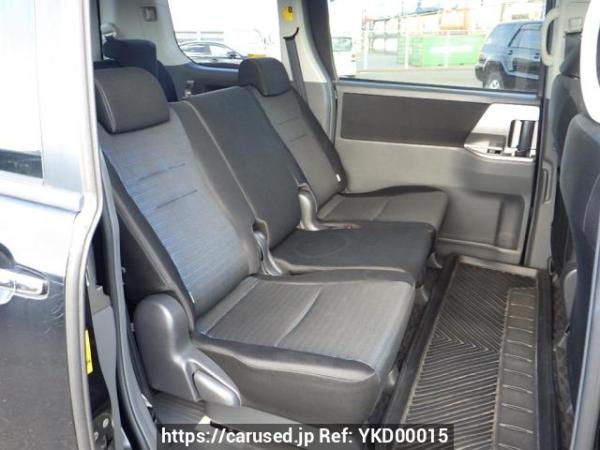 Used 2010 AT toyota voxy ZRR70W Image[14]
