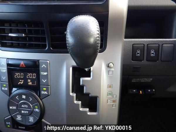 Used 2010 AT toyota voxy ZRR70W Image[26]