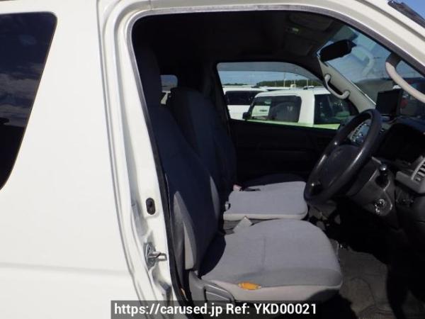 Used 2005 AT toyota hiace-van TRH200K Image[9]