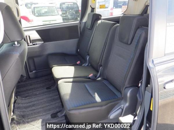 Used 2010 AT toyota voxy ZRR70W Image[12]