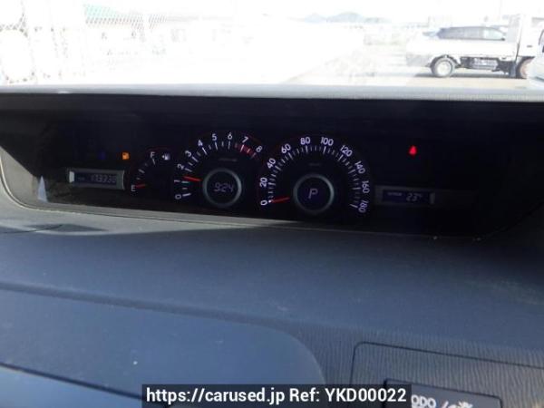 Used 2010 AT toyota voxy ZRR70W Image[22]