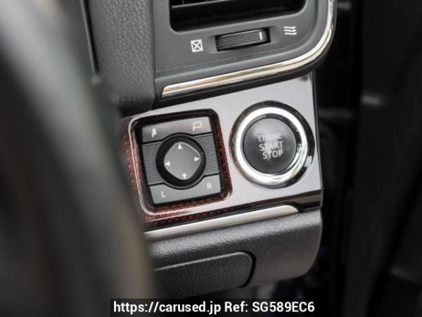 Used 2016 AT toyota crown-royal-series null Image[17]