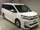 Toyota Voxy ZWR80G