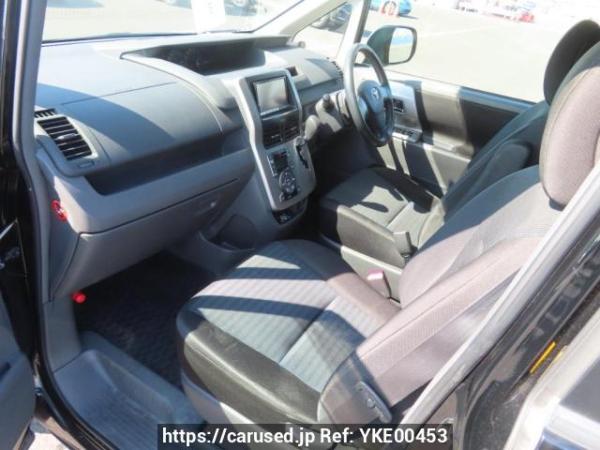 Used 2009 AT toyota voxy ZRR70W Image[15]