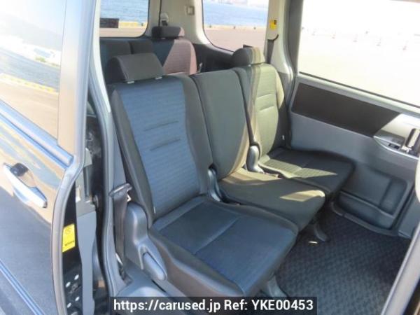 Used 2009 AT toyota voxy ZRR70W Image[18]