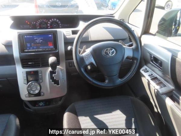 Used 2009 AT toyota voxy ZRR70W Image[25]