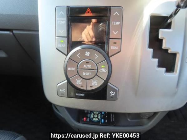 Used 2009 AT toyota voxy ZRR70W Image[32]