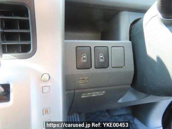 Used 2009 AT toyota voxy ZRR70W Image[33]