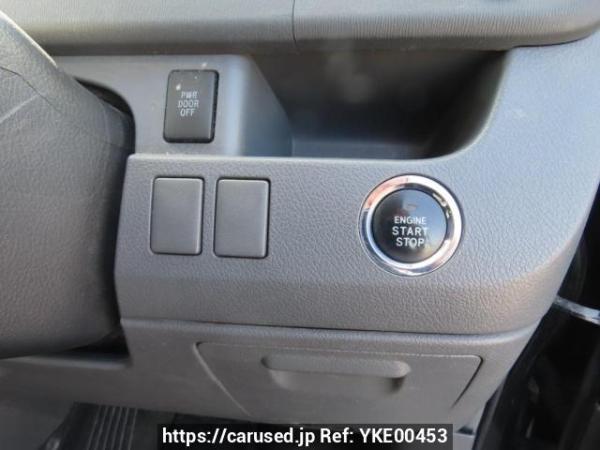 Used 2009 AT toyota voxy ZRR70W Image[34]