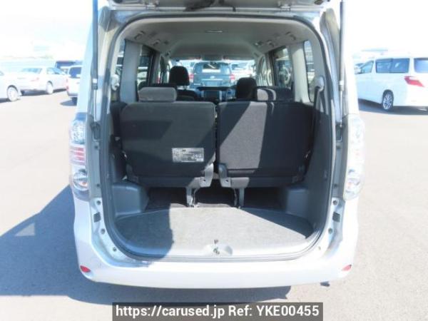 Used 2008 AT toyota voxy ZRR70G Image[8]
