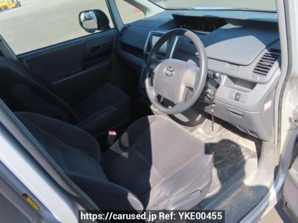 Used 2008 AT toyota voxy ZRR70G Image[13]