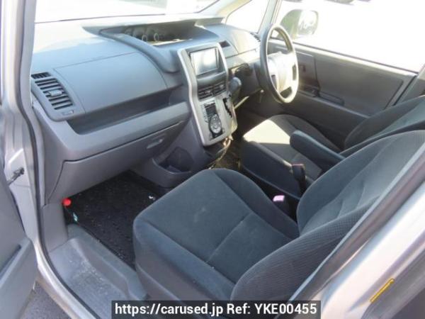Used 2008 AT toyota voxy ZRR70G Image[15]